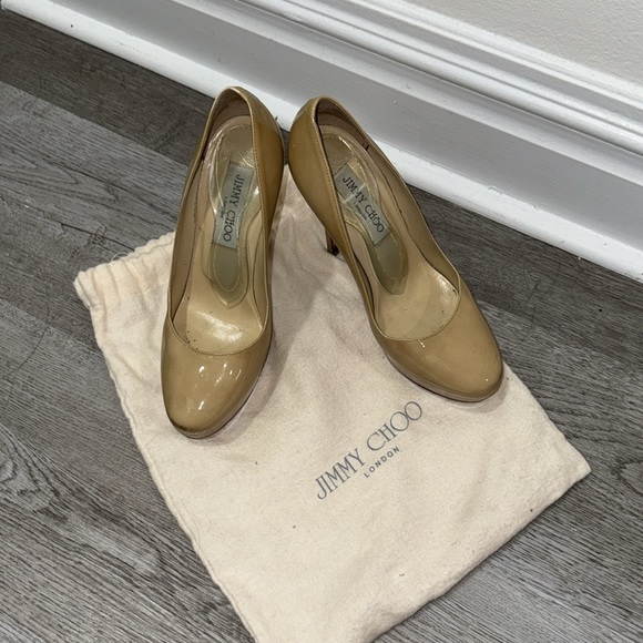 Jimmy Choo beige patent heels with dust bag - Picture 8 of 8